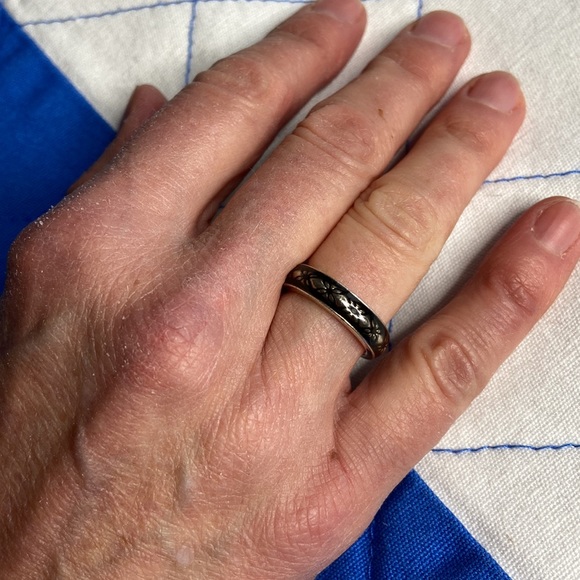 Pandora silver and black enamel ring, size 5.5 - Picture 3 of 3